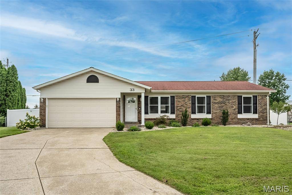 33 W Garden Walk DR, St Peters, MO 63376