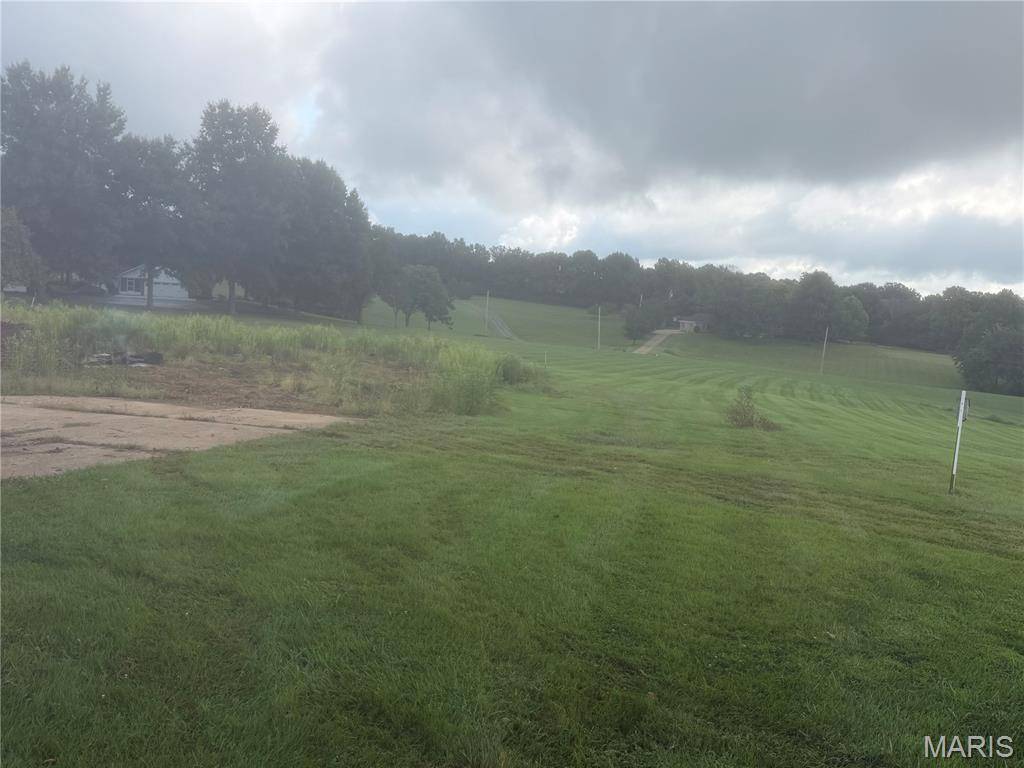 6344 Horneker RD, Pacific, MO 63069