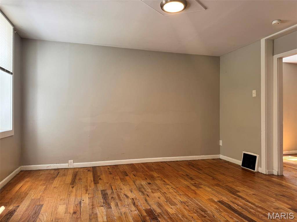 7607 Vermont AVE, St Louis, MO 63111