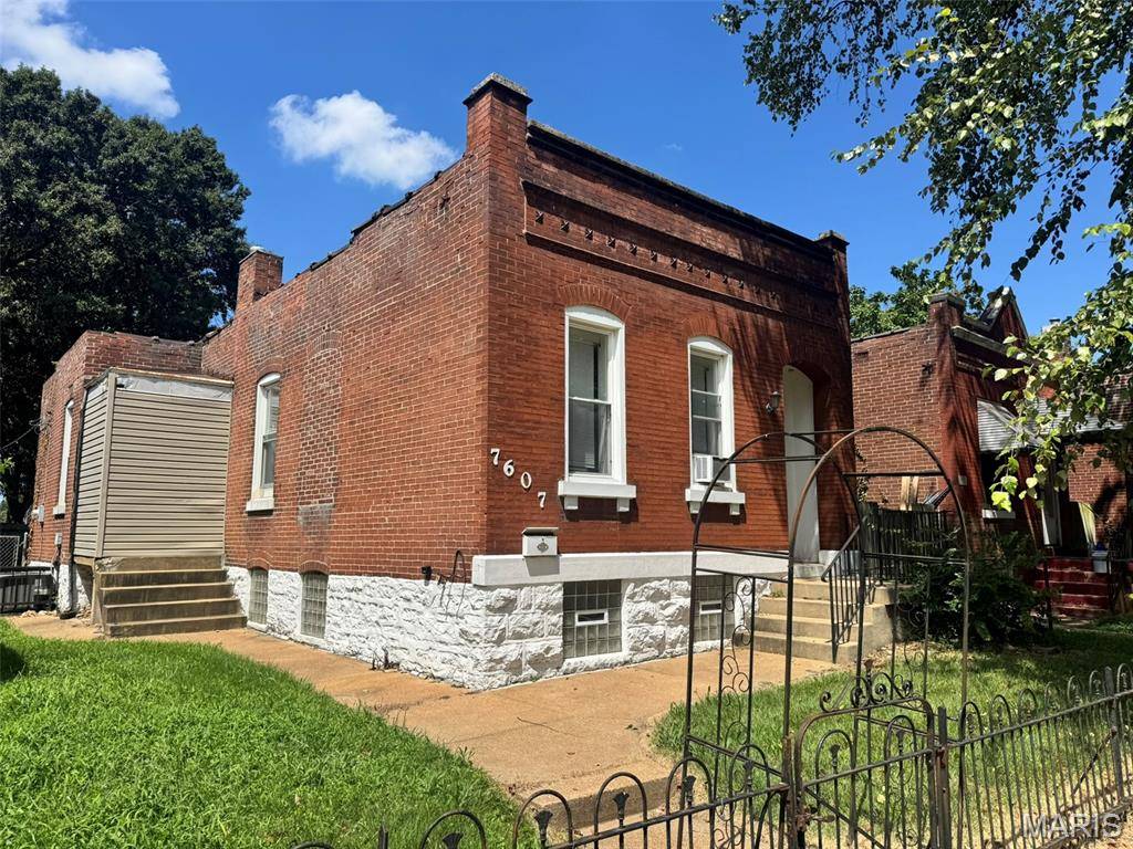 7607 Vermont AVE, St Louis, MO 63111