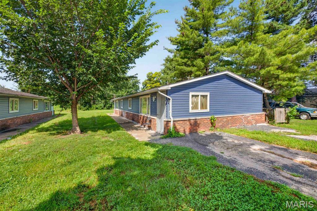 207-209 Roxana AVE, South Roxana, IL 62087