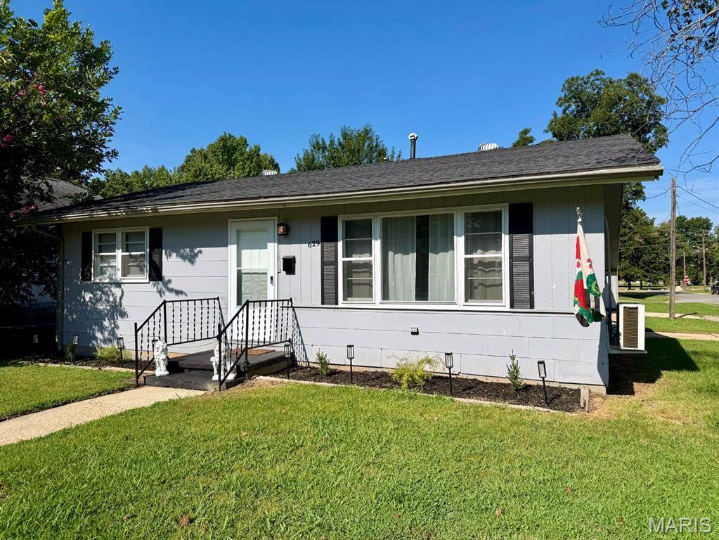 629 W Elk ST, Dexter, MO 63841