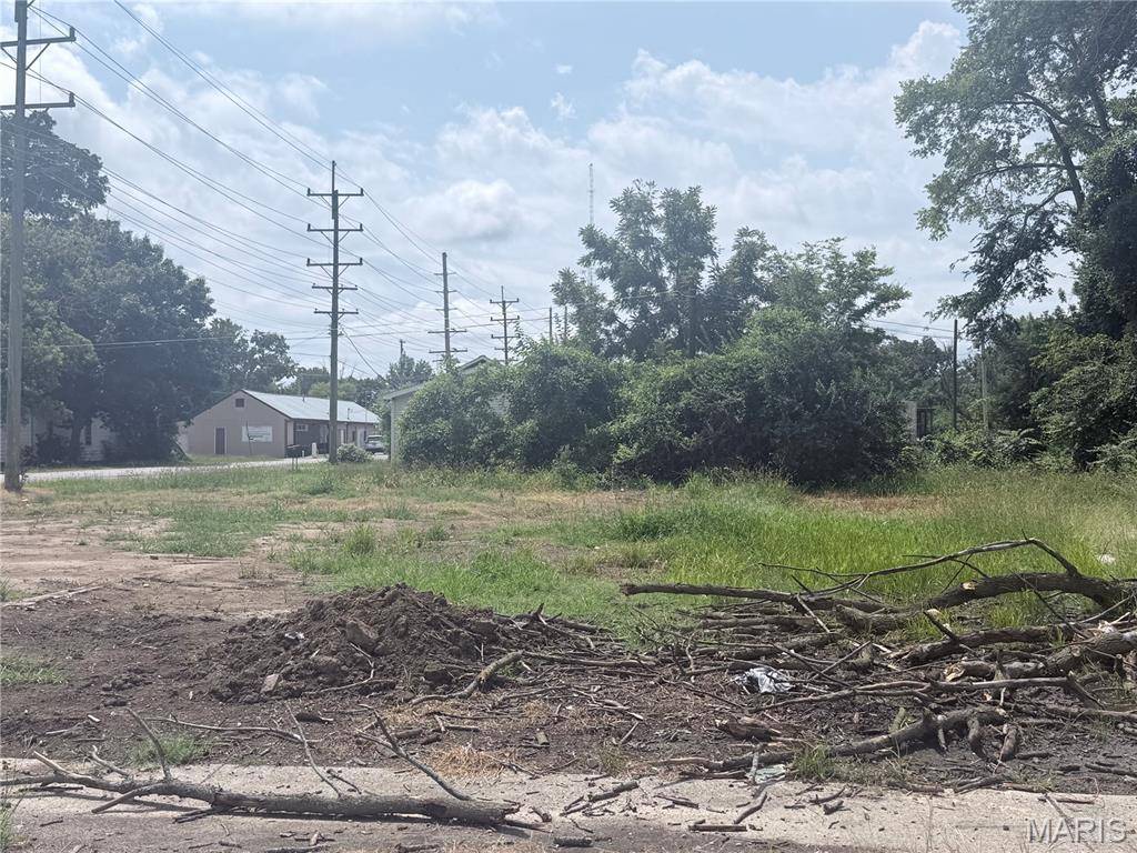 111 Midkiff, Harrisburg, IL 62946