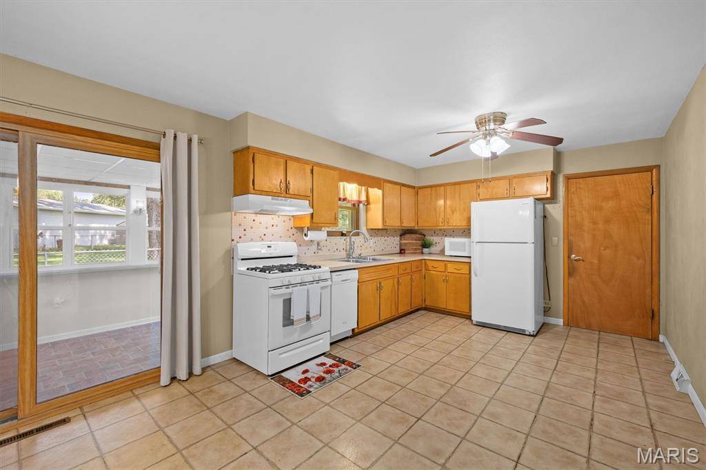 105 Liberty DR, Belleville, IL 62226
