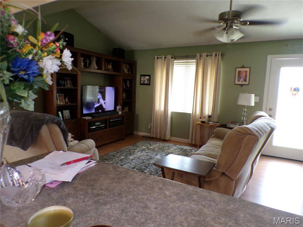 712 N James ST, Sparta, IL 62286