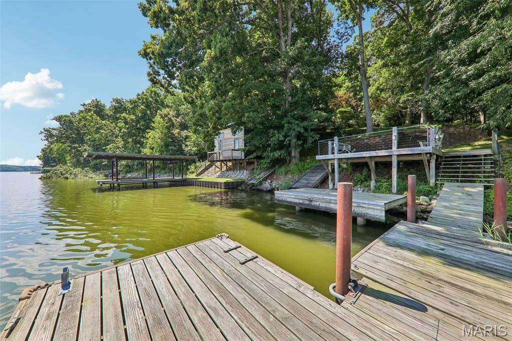 280 Arrowhead LN, Litchfield, IL 62056