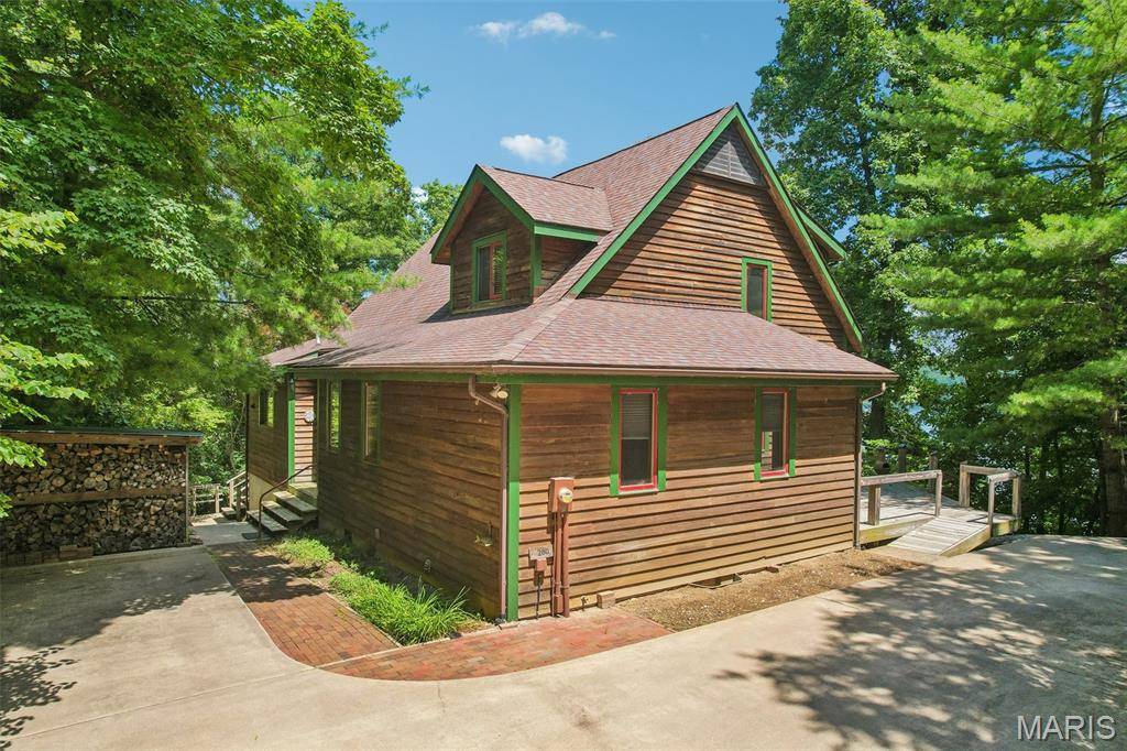 280 Arrowhead LN, Litchfield, IL 62056