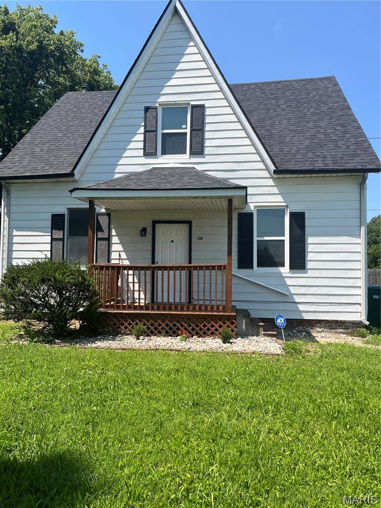 713 Hartman LN, O'fallon, IL 62269