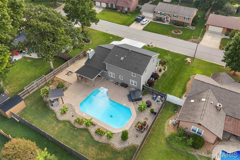 1975 Lemontree LN, Collinsville, IL 62234