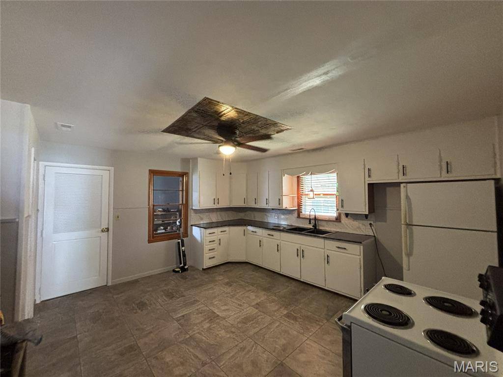 310 W Home ST, Vandalia, MO 63382