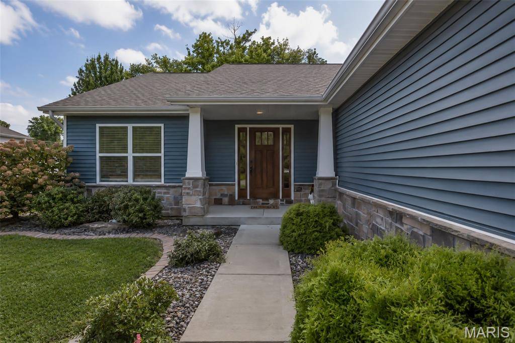 105 Red Pine CT, Collinsville, IL 62234