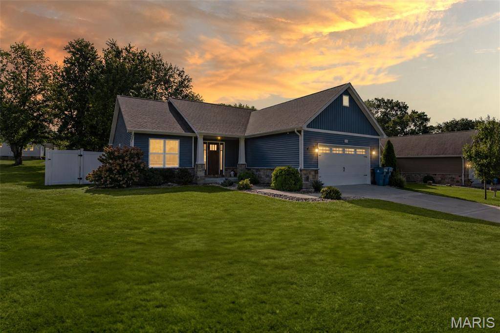 105 Red Pine CT, Collinsville, IL 62234