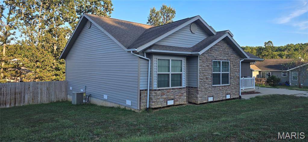 20990 Hideaway LN, St Robert, MO 65584