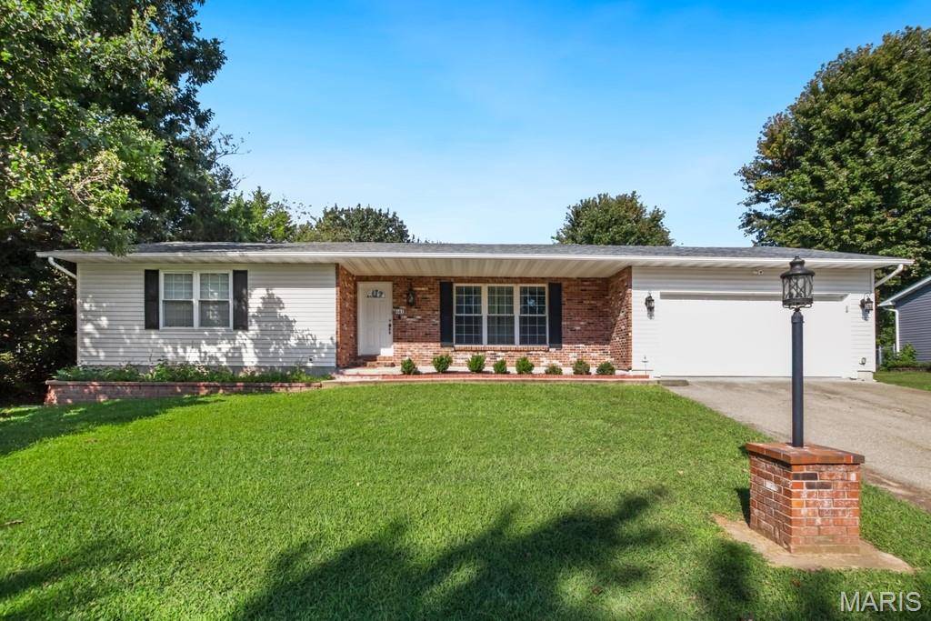 641 Falcon DR, Sullivan, MO 63080