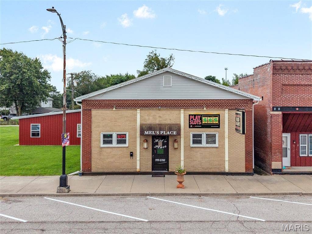 208 E Main ST, Mount Olive, IL 62069