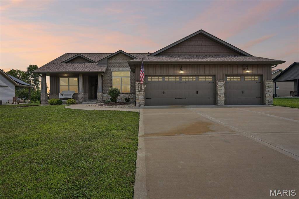 604 Briar Meadow CT, Troy, IL 62294
