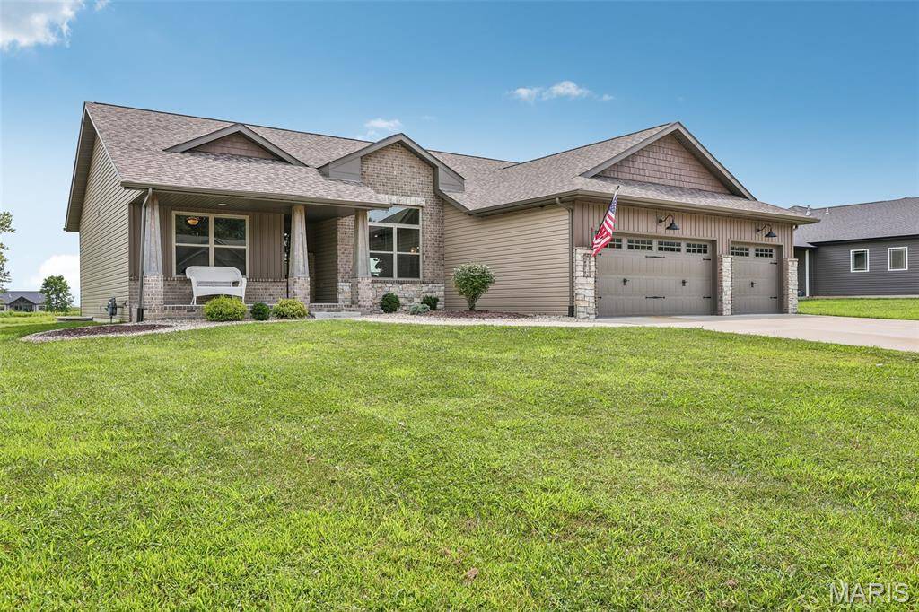 604 Briar Meadow CT, Troy, IL 62294