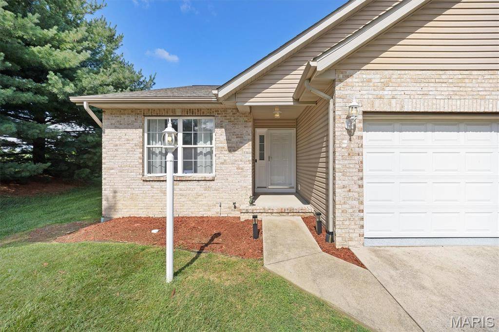 424 Aaron DR, Belleville, IL 62220
