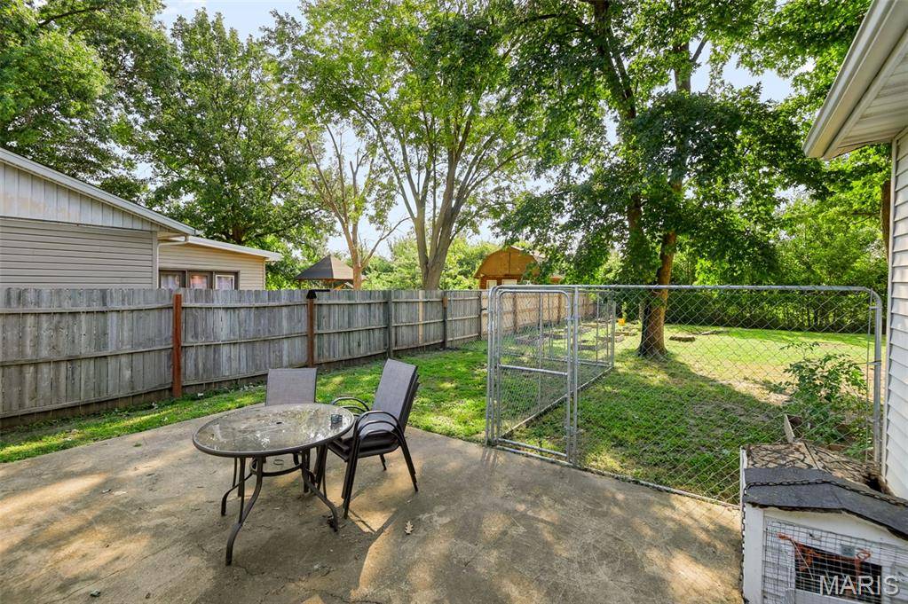 515 Mobile ST, Brighton, IL 62012