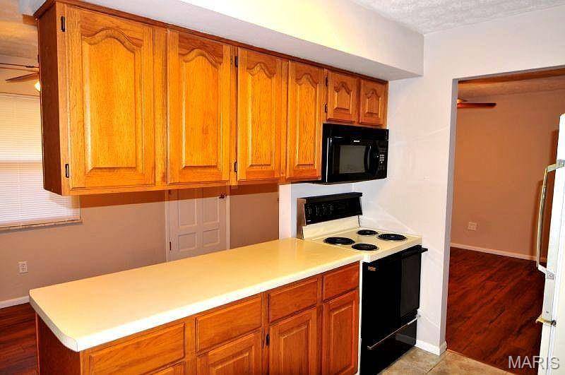 524 Phillipena ST, Edwardsville, IL 62025