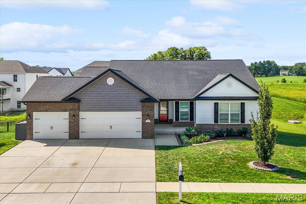 625 Monarch DR, O'fallon, IL 62269