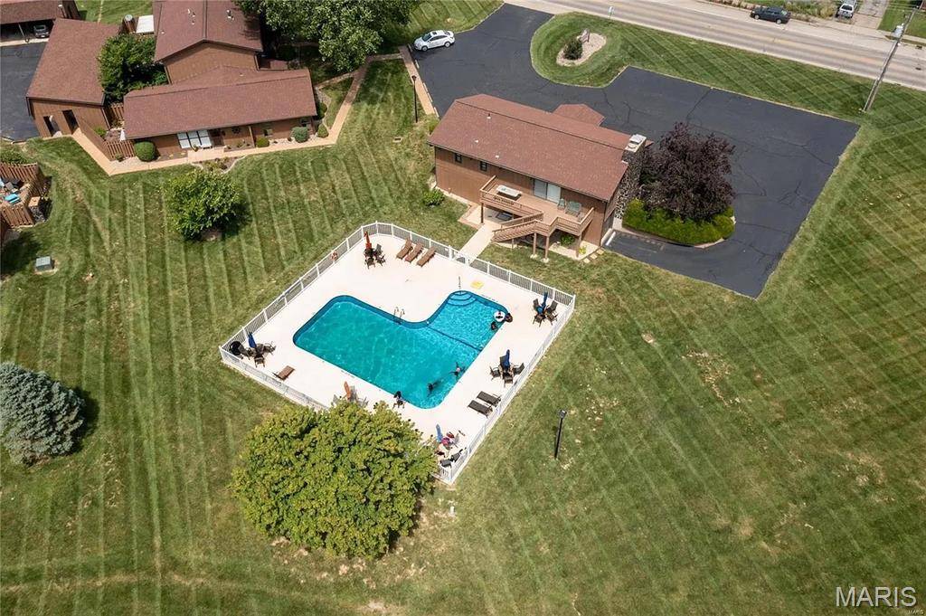 903 Hampton CT, Belleville, IL 62223