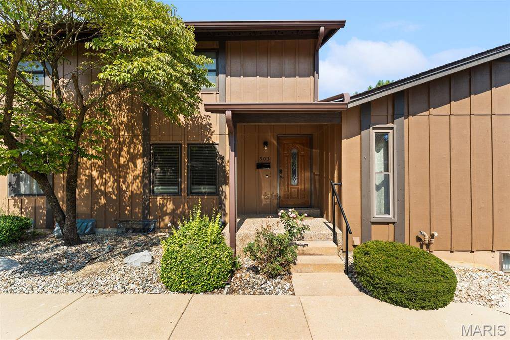 903 Hampton CT, Belleville, IL 62223