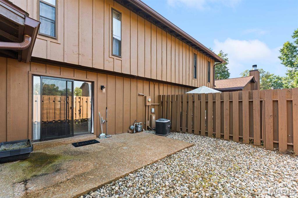 903 Hampton CT, Belleville, IL 62223