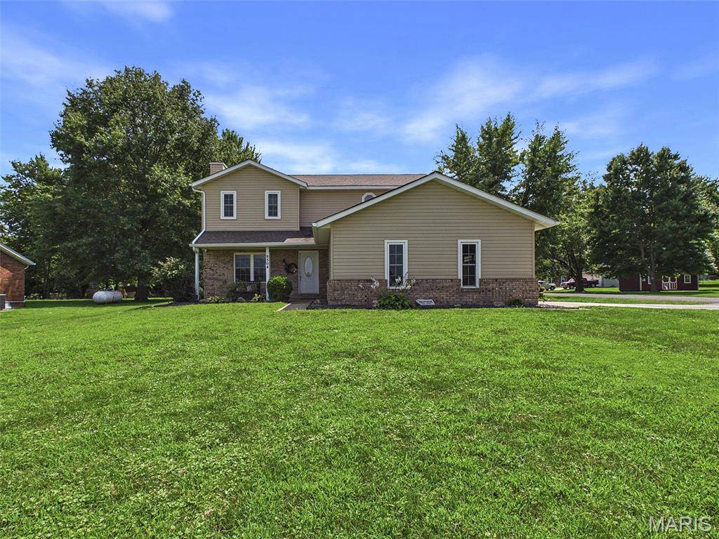 8504 Country LN, Troy, IL 62294