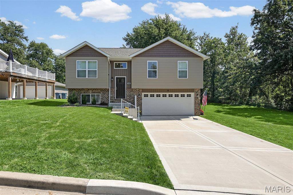 245 Madison AVE, Glen Carbon, IL 62034