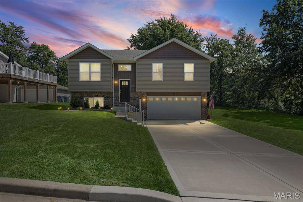 245 Madison AVE, Glen Carbon, IL 62034