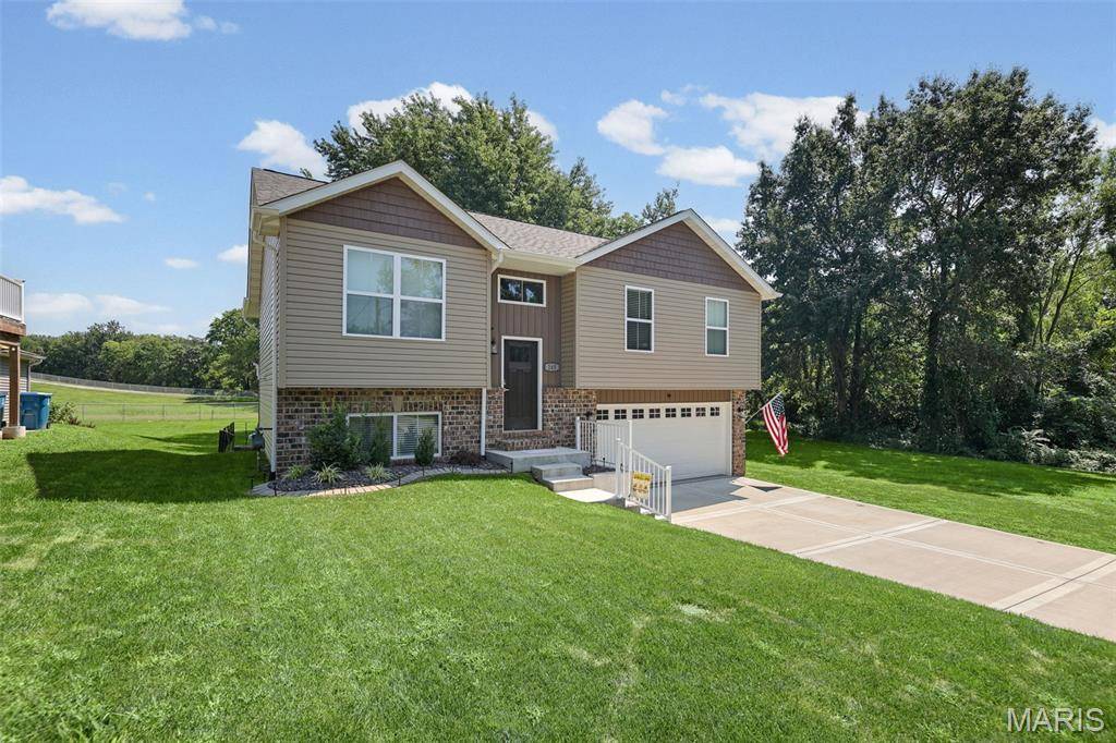 245 Madison AVE, Glen Carbon, IL 62034