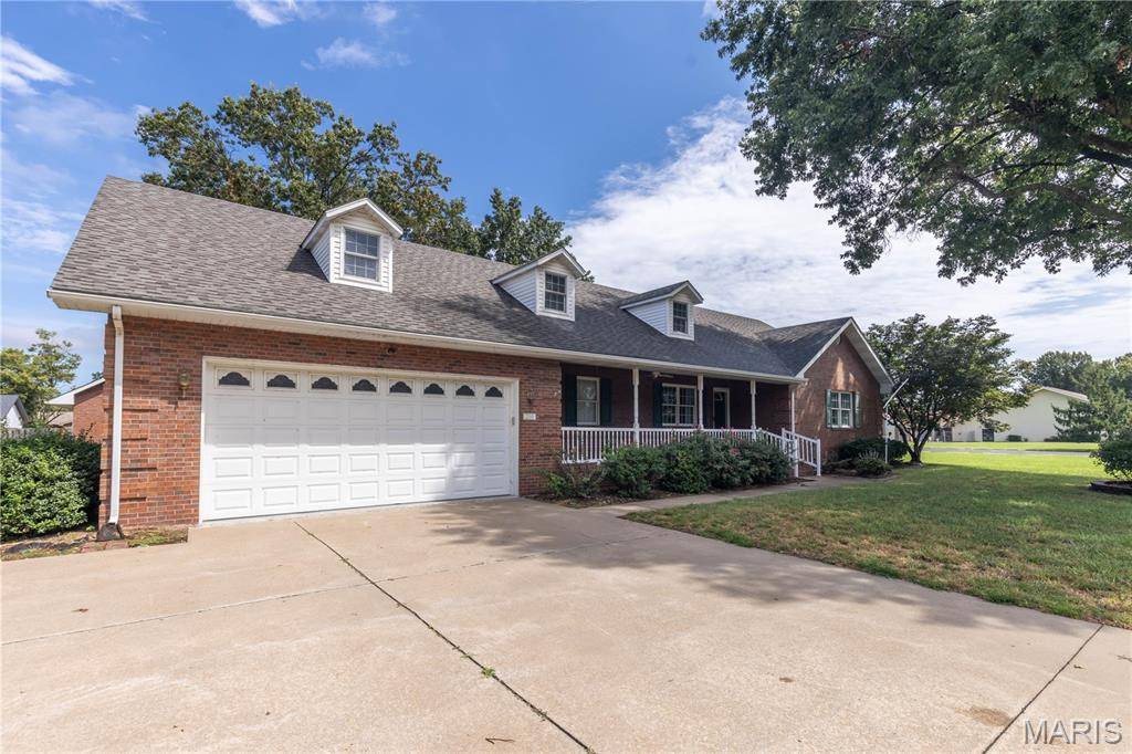 210 Holmes DR, Sikeston, MO 63801