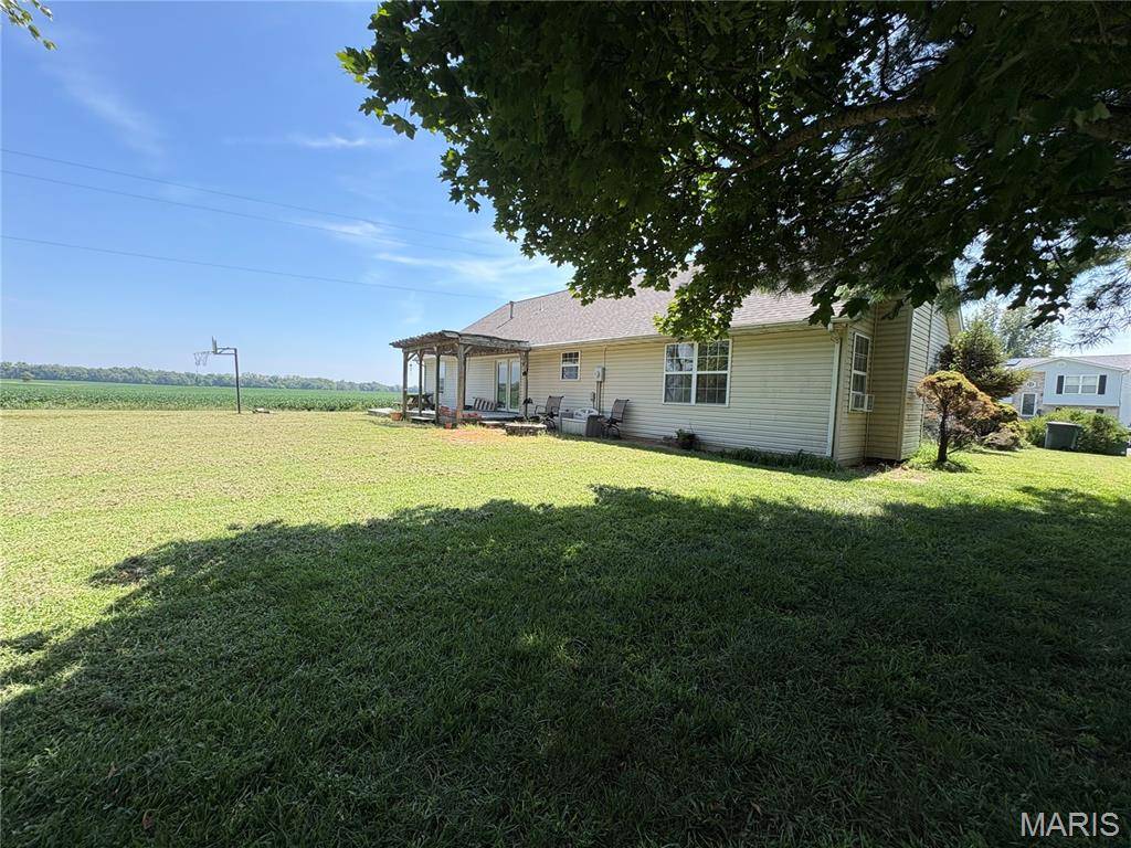 306 Jo Mar AVE, Smithton, IL 62285