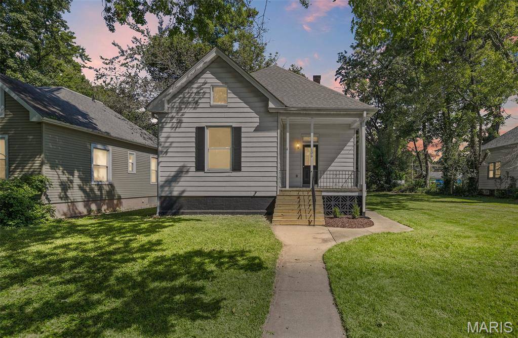 106 Hazel Ave. AVE, Belleville, IL 62223