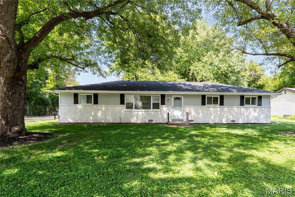 1201 Hollywood Heights RD, Caseyville, IL 62232