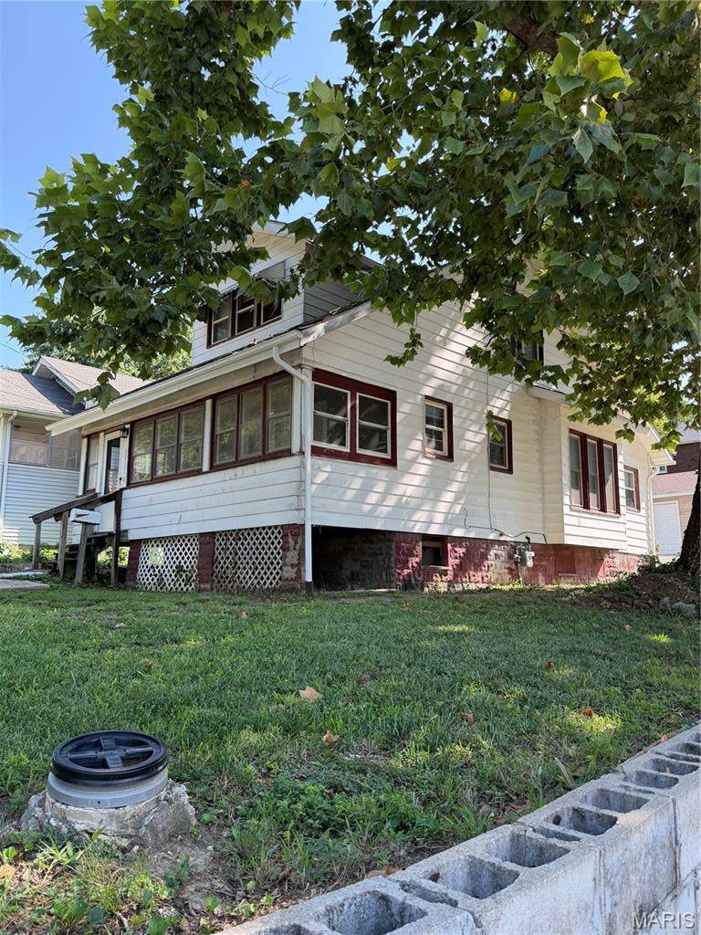 301 Main ST, Alton, IL 62002