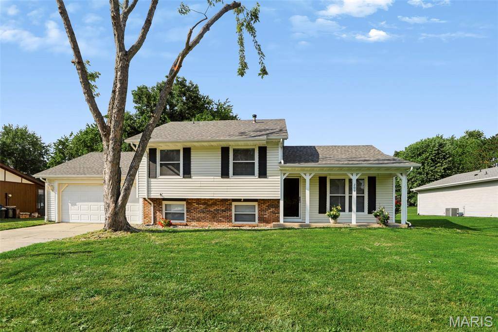 203 Meadow DR, Troy, IL 62294