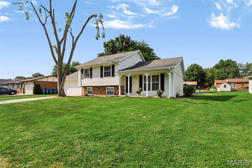 203 Meadow DR, Troy, IL 62294