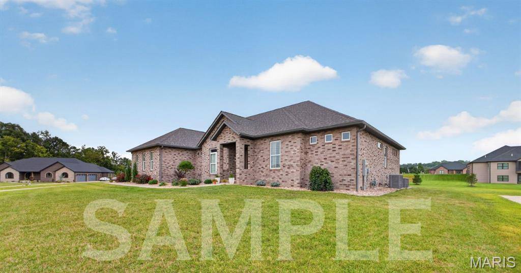 1362 Walnut Ridge DR, Columbia, IL 62236