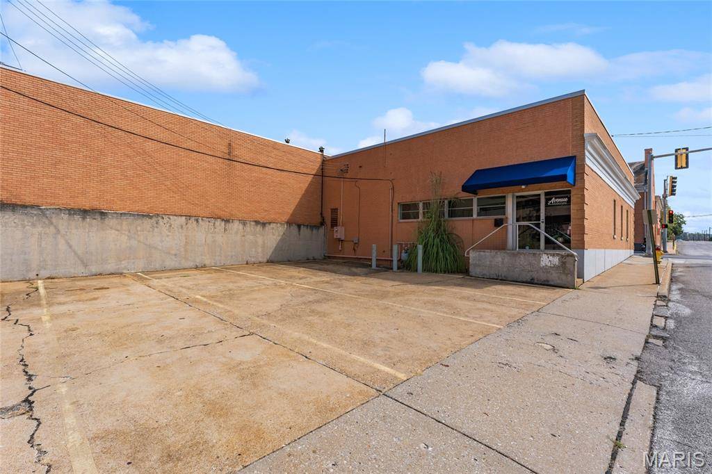 121 S Illinois ST, Belleville, IL 62220