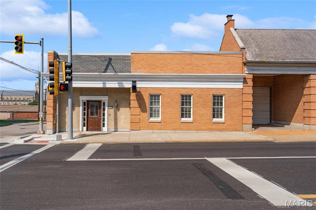 121 S Illinois ST, Belleville, IL 62220