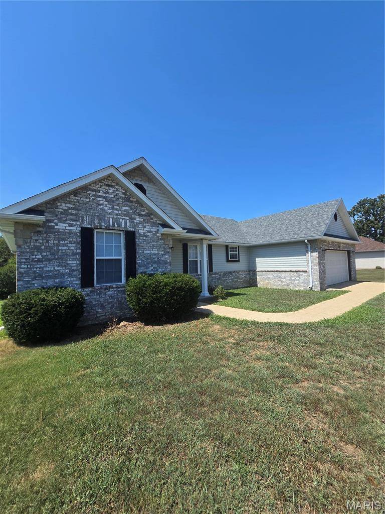102 Summit PASS, Waynesville, MO 65583