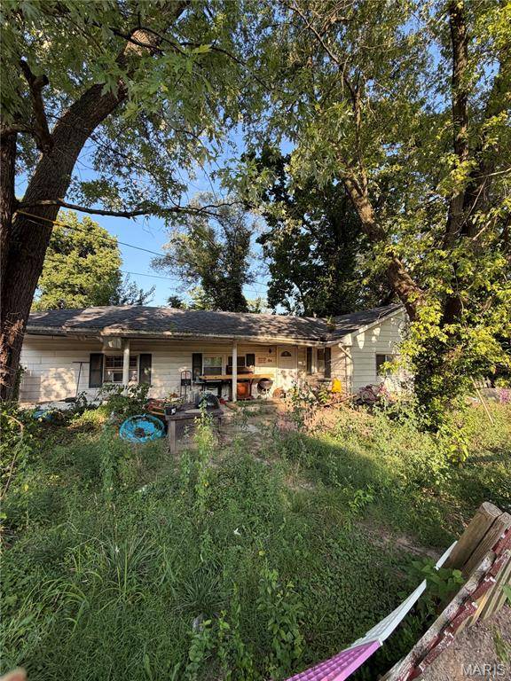 94 Bethesda DR, Belleville, IL 62223