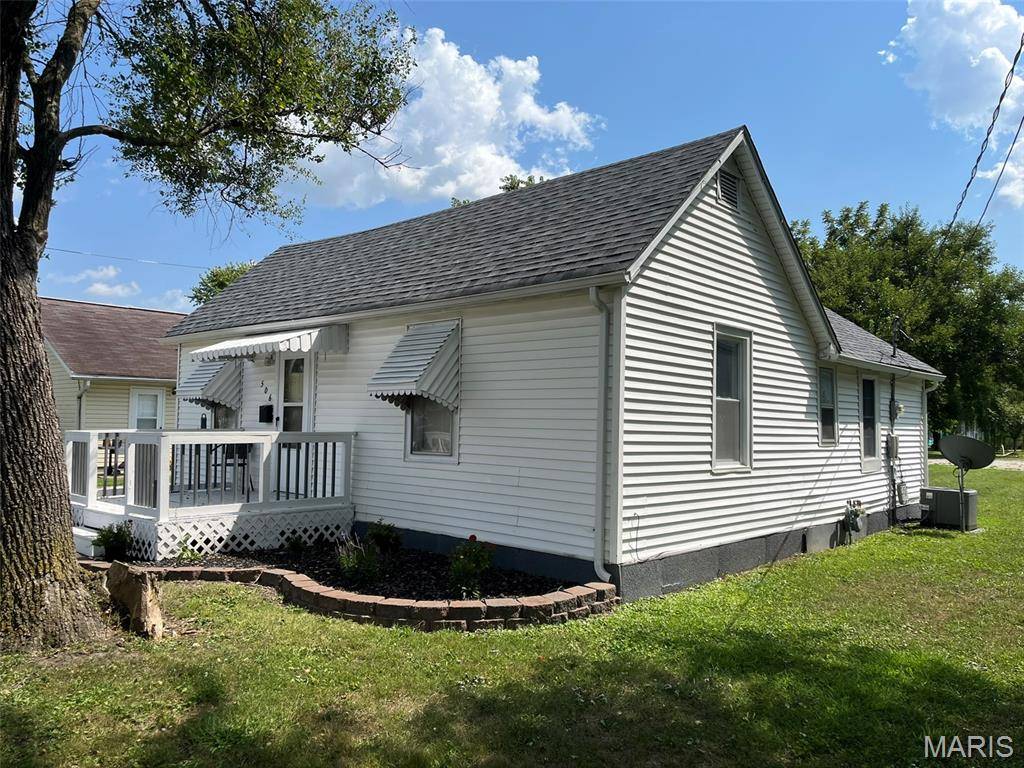 506 Panhorst ST, Staunton, IL 62088