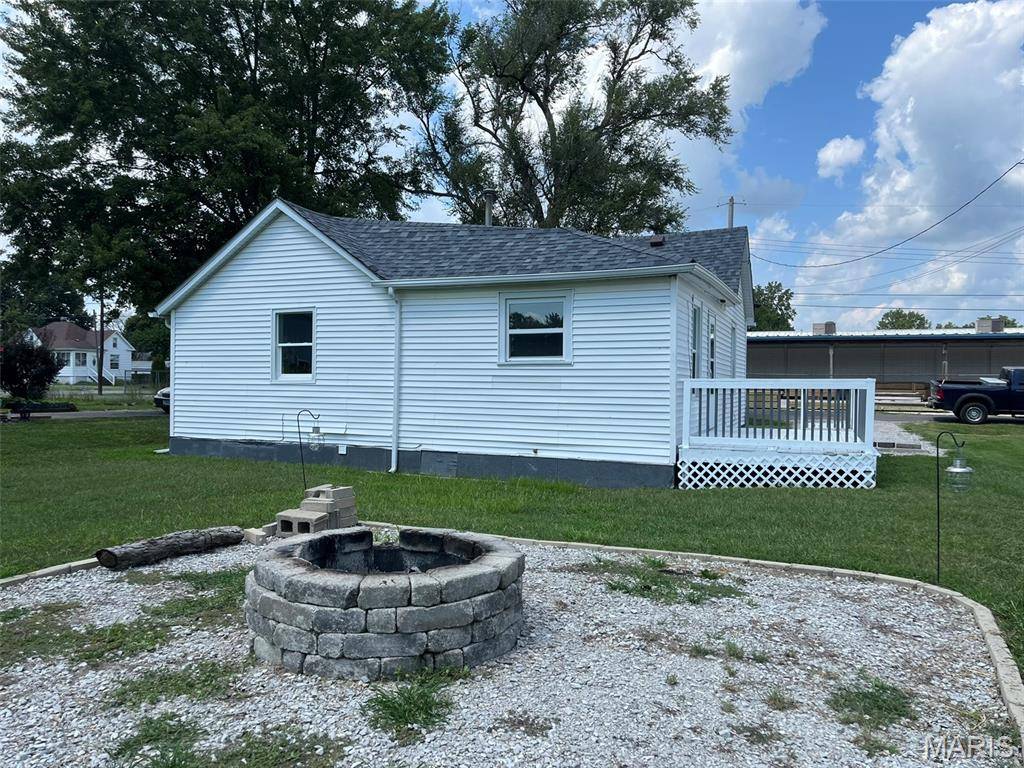 506 Panhorst ST, Staunton, IL 62088