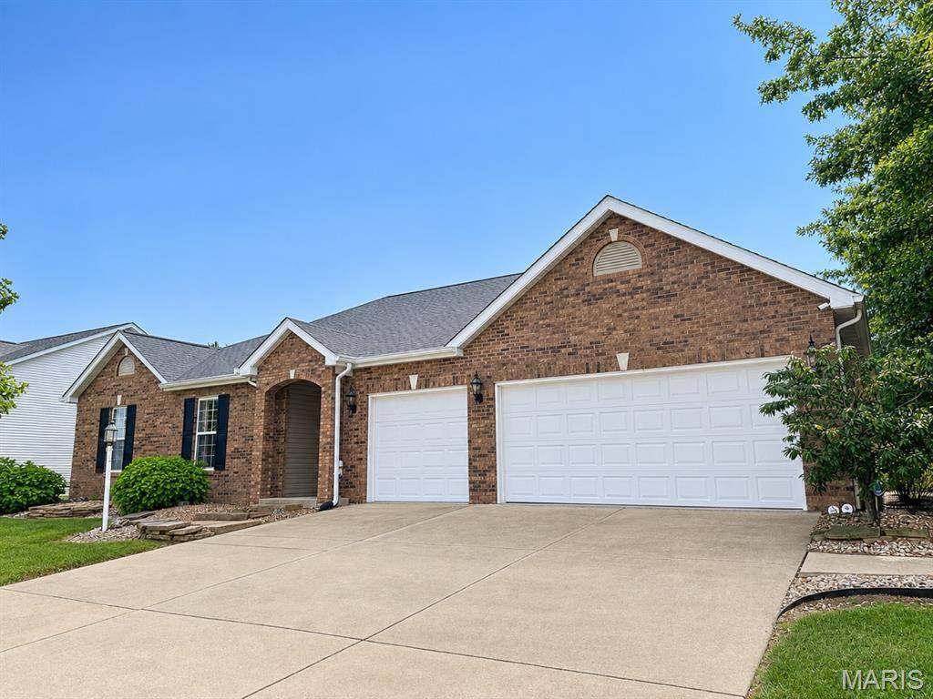 4047 Sequoia DR, Edwardsville, IL 62025