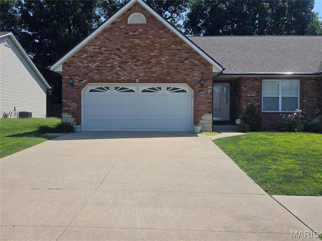 2214 Madero DR, Shiloh, IL 62221