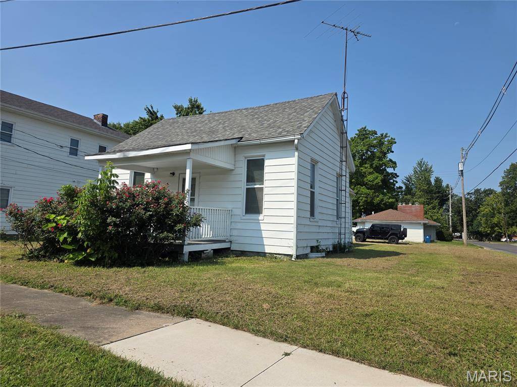 817 N Saint Louis ST, Sparta, IL 62286