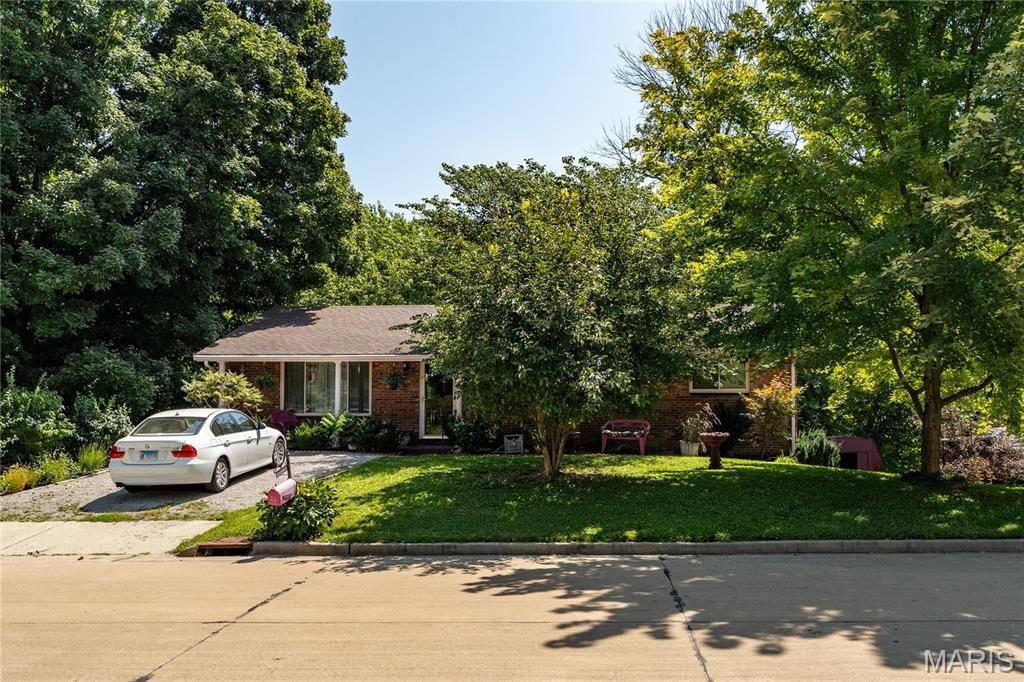 334 Pleasant Ridge RD, Fairview Heights, IL 62208